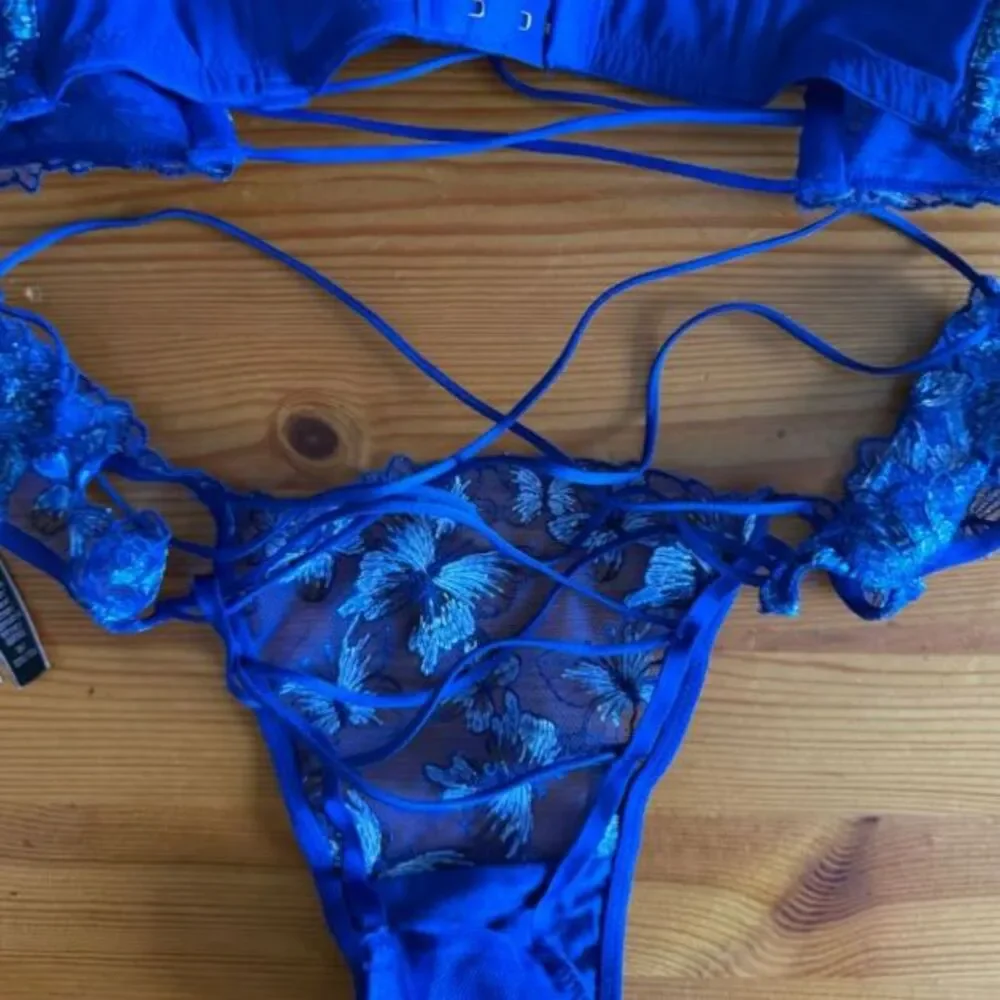 Victoria’s Secret MEDIUM blue butterfly longlined bra set matching panties